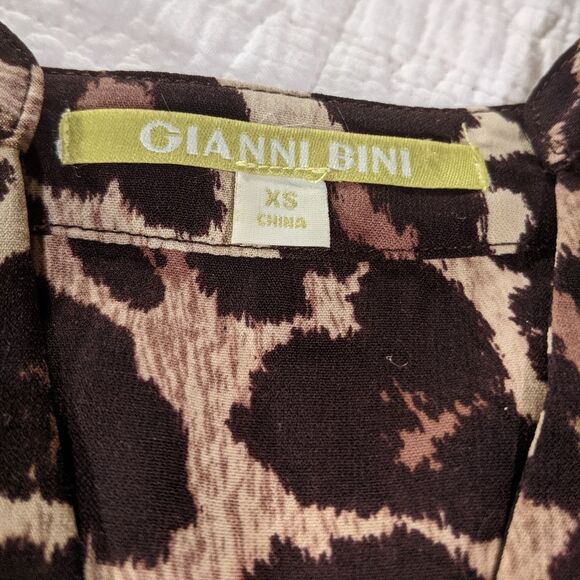 Gianni Bini Leopard Print Blouse Size XS - Picture 4 of 14